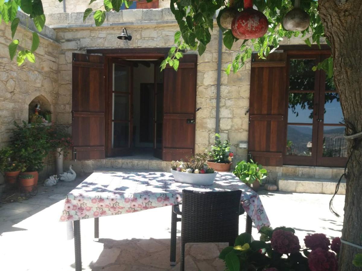 Bed and Breakfast Georgia'S House Fyti Exterior foto